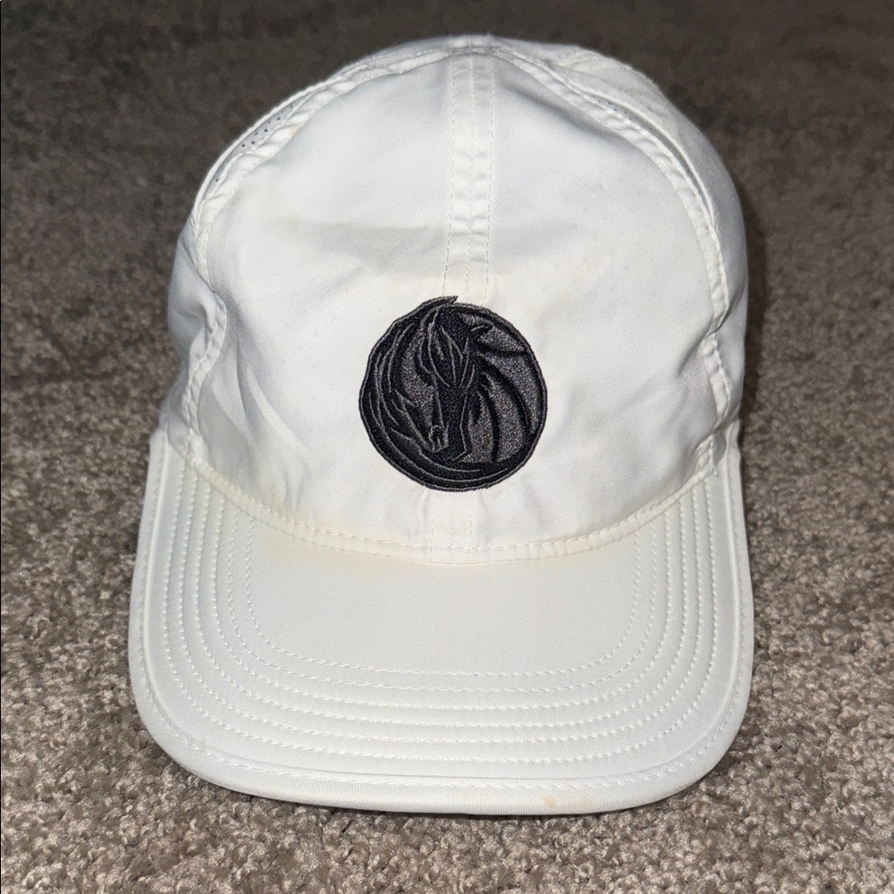 💙🤍Dallas Mavericks White Cap